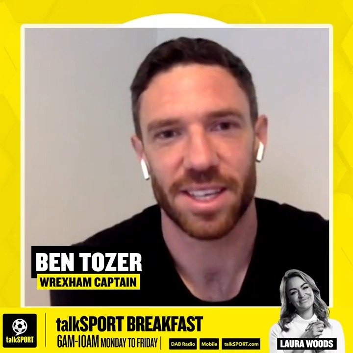 𝗟𝗮𝘂𝗿𝗮: “I’m hearing Ryan calls Ben Foster ‘handsome’, &amp; his mum flirts with you?” 😅 𝗕𝗲𝗻: “She’s not bad looking at 77!” 🤭 @Tozer_Ben is getting some attention from Ryan Reynolds’ mum at #WxmAFC. 🥰