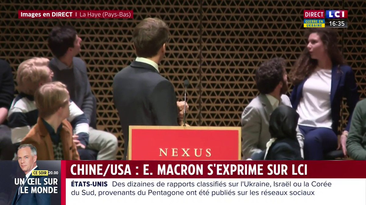 🚨🇫🇷ALERTE INFO - "Président de la violence et de l'hypocrisie" Emmanuel #Macron est interpellé par des manifestants à la Haye aux Pays-Bas.