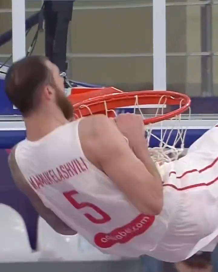 - 𝘣𝘳𝘦𝘢𝘬𝘰𝘶𝘵 𝘴𝘦𝘢𝘴𝘰𝘯 𝘤𝘰𝘮𝘪𝘯𝘨 𝘶𝘱 - Just a reminder of how good Sandro Mamukelashvili is. #EuroBasket x #NBA