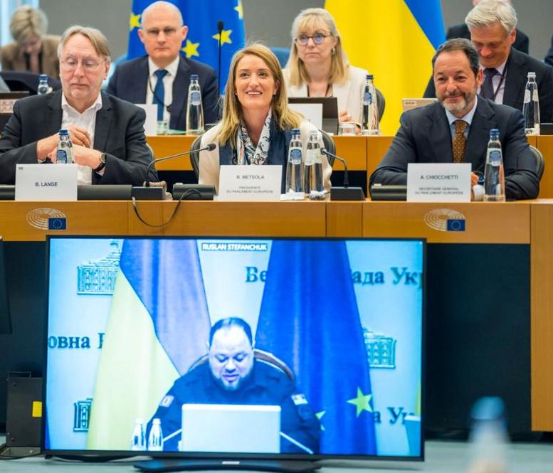 Ukraine's future is in the European Union. Today, European Parliament and Verkhovna Rada of Ukraine - Ukrainian Parliament held its first joint meeting, building on the strong bond and cooperation we have already established. We will continue to walk this path together 🇪🇺🇺🇦