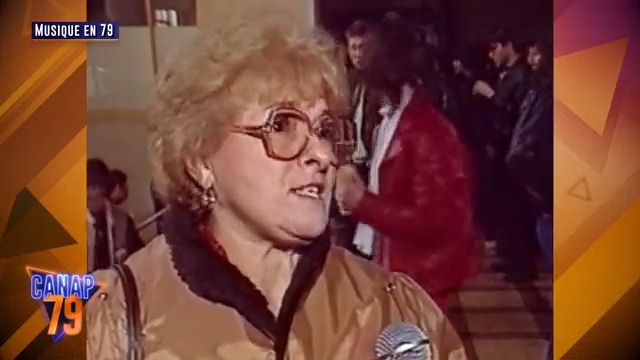 La vague hard rock débarque en France et passionne même cette dame. Certains fans en ont gros sur la patate 🤘 #Canap79