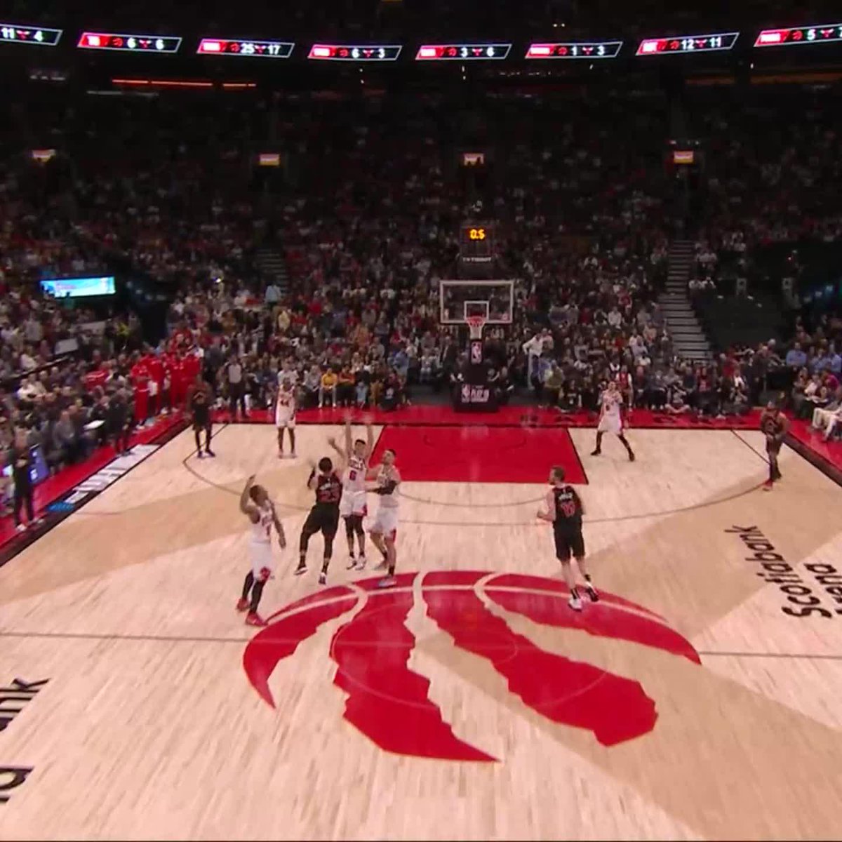 FRED VANVLEET AT THE HALFTIME BUZZER 🚨