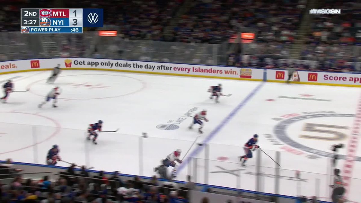 NICK SUZUKI CHIPPED IT IN WITH ONE HAND 😱