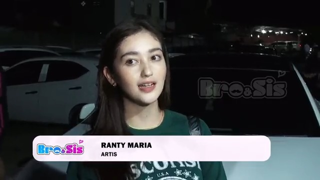 Kekasih Ranty Maria resmi pindah agama setelah dibaptis