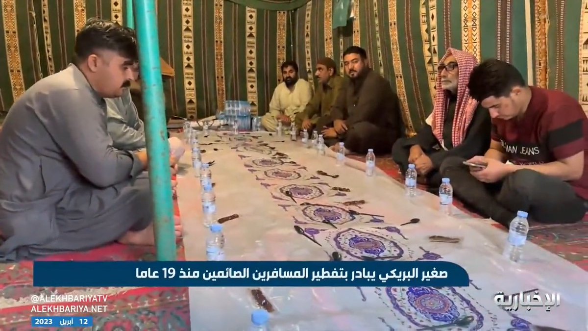 فيديو | منذ 19 عاما.. "صغير البريكي" يبادر بتفطير المسافرين الصائمين والاحتفاء بمقدمهم وإكرامهم #الإخبارية