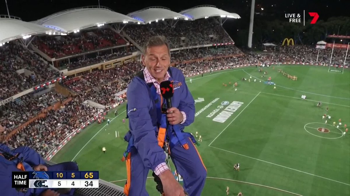 "I'm no good with heights..." Fair play, Mark Soderstrom! #AFLCrowsBlues