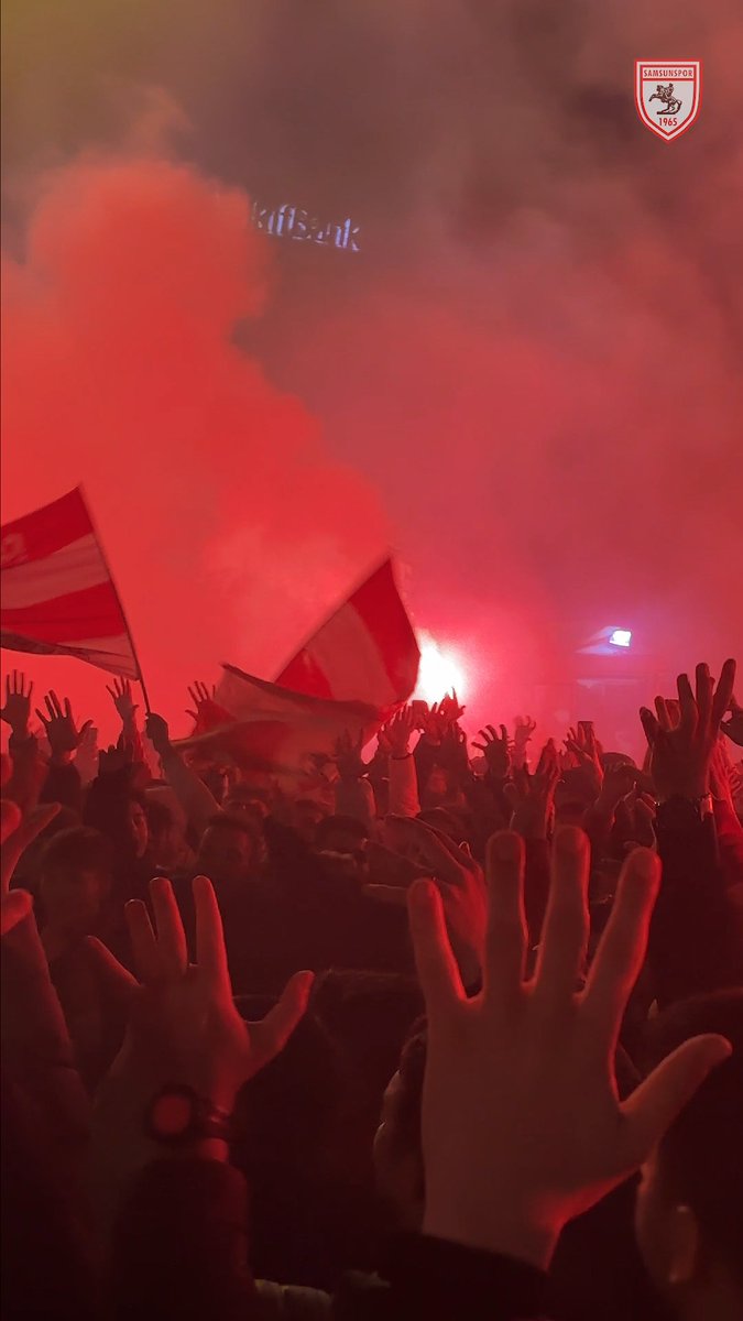 ✅ Bu sezona damga vuruldu ⚔️ ✅ Süper Lig'e çıkıldı 🔥 ✅ Çiftlik Caddesinde meşaleler yakıldı 🎇 ✅ Kutlamalar yapıldı 🚨🎉 ⚔️🔥🏆🔴⚪ #Samsunspor #KingOfTheNorth