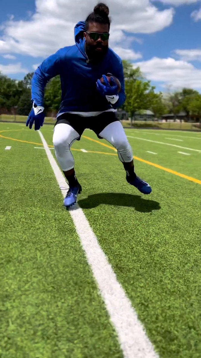 Zeke is putting in that work 💪 (🎥 J.Hicks)