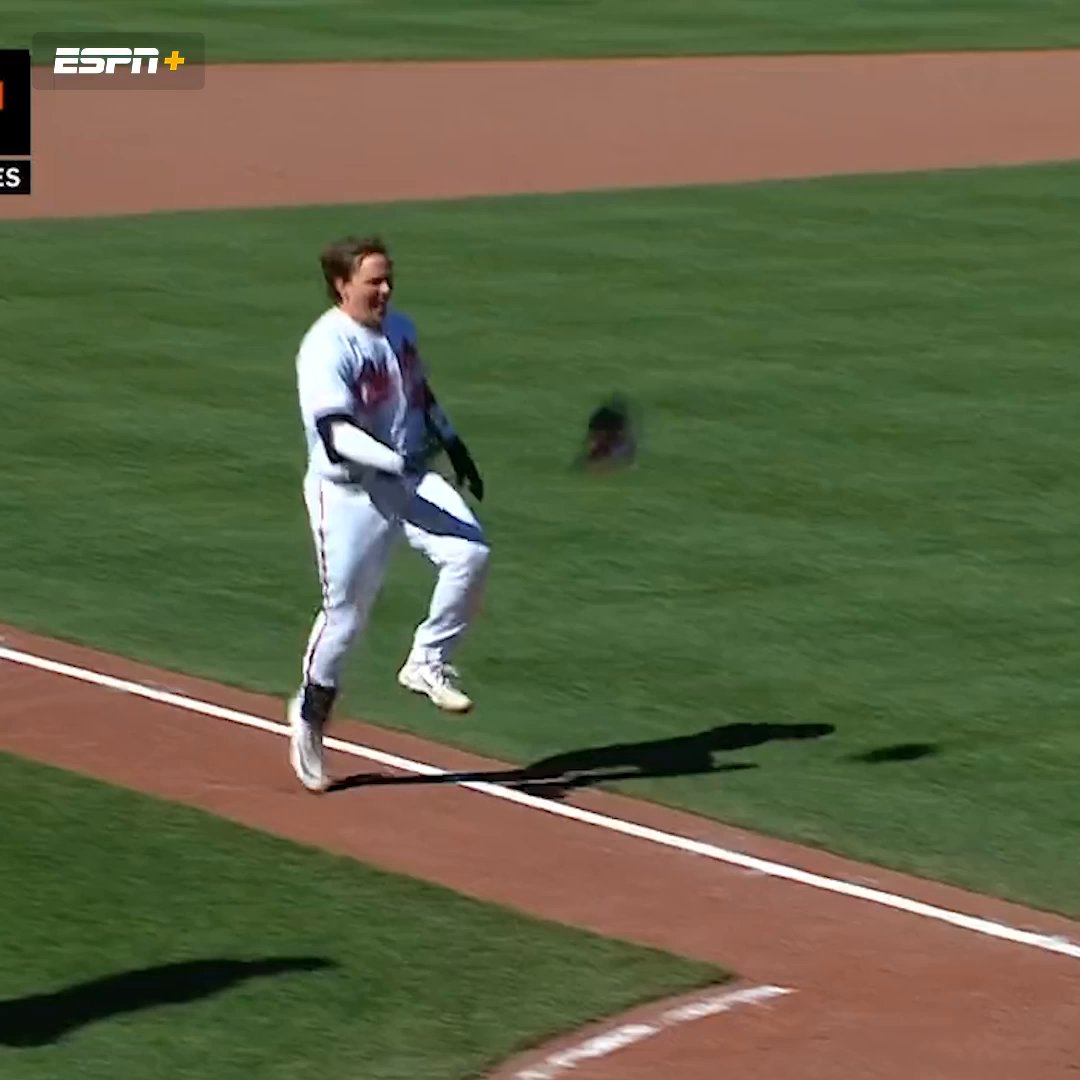 ADLEY RUTSCHMAN’S FIRST WALK-OFF HOMER IN THE BIGS 🔥