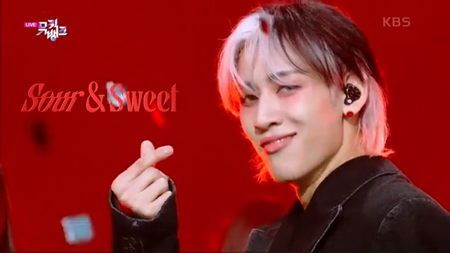 새콤달콤한 아티스트 뱀뱀의! 솔직한 고백이 담긴 퍼포먼스🎞 #뱀뱀 #BamBam #Sour&Sweet