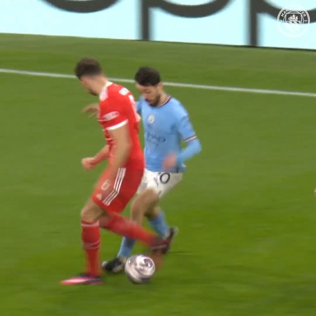 Stop that, Bernardo Silva! 🔥