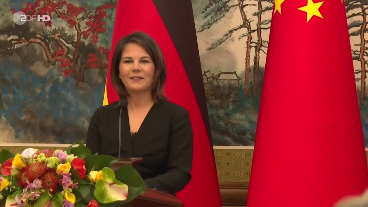 Klartext reden: Das kommt in Peking nicht immer gut an. Auch deshalb gehört der Besuch von Außenministerin #Baerbock in #China zu den eher schwierigen Reisen. Alles sollte auf den Tisch kommen. Das missfiel ihren Gesprächspartnern sichtlich.