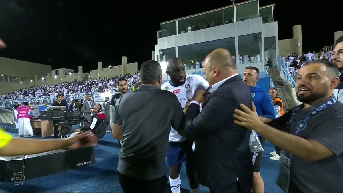 ماريقا يتهجّم على مدرب #الباطن ايقافه مطلب من #لجنة_الانضباط_والأخلاق #الهلال_الباطن