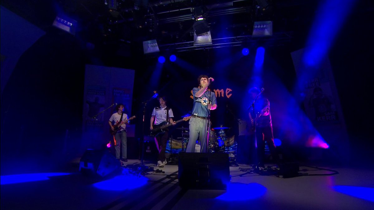 ๐จ WE ARE LIVE ๐จ Shame open the show with 'Fingers of Steel' ๐ธ