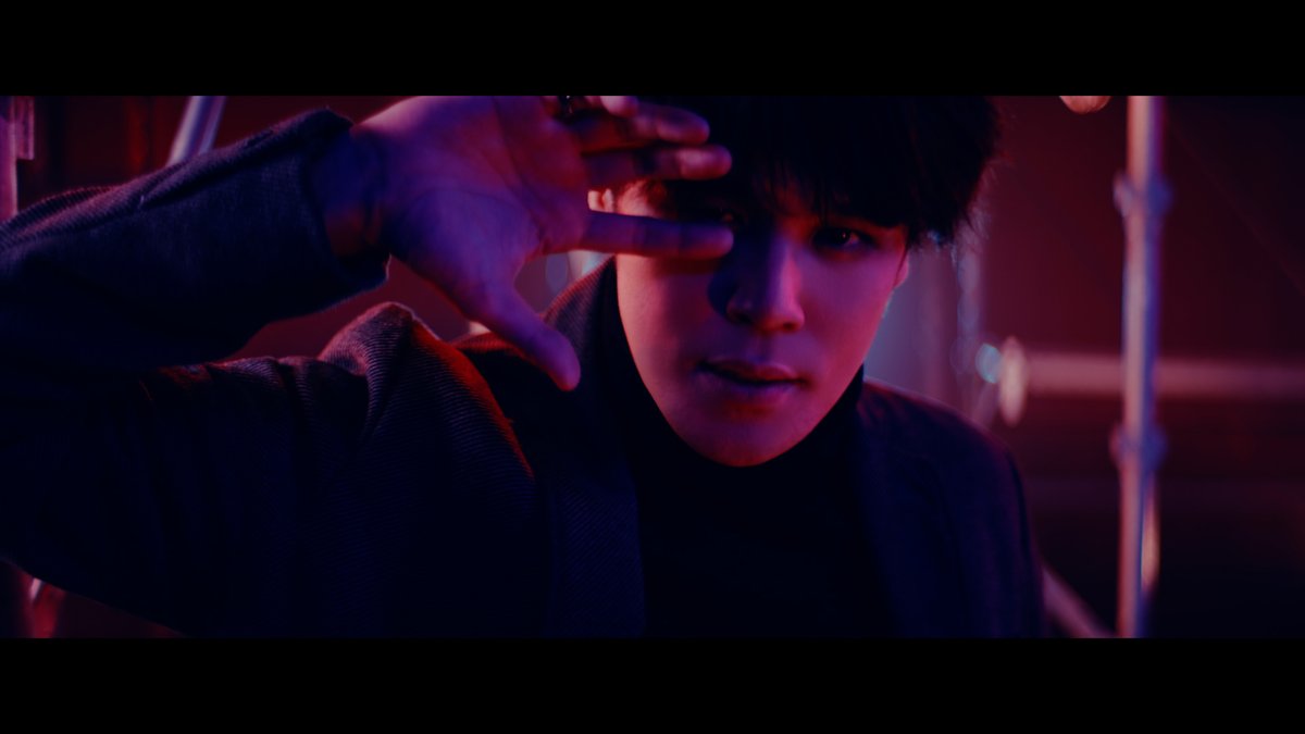 ◤◢◤◢◤◢◤◢◤◢◤◢ 「Quiet explosion」 MUSIC VIDEO公開中 ◤◢◤◢◤◢◤◢◤◢◤◢ #宮野真守 ニューシングル TVアニメ「THE MARGINAL SERVICE」OPテーマ 🎥MUSIC VIDEOリンク 🔥楽曲先行配信中/CD予約中💿