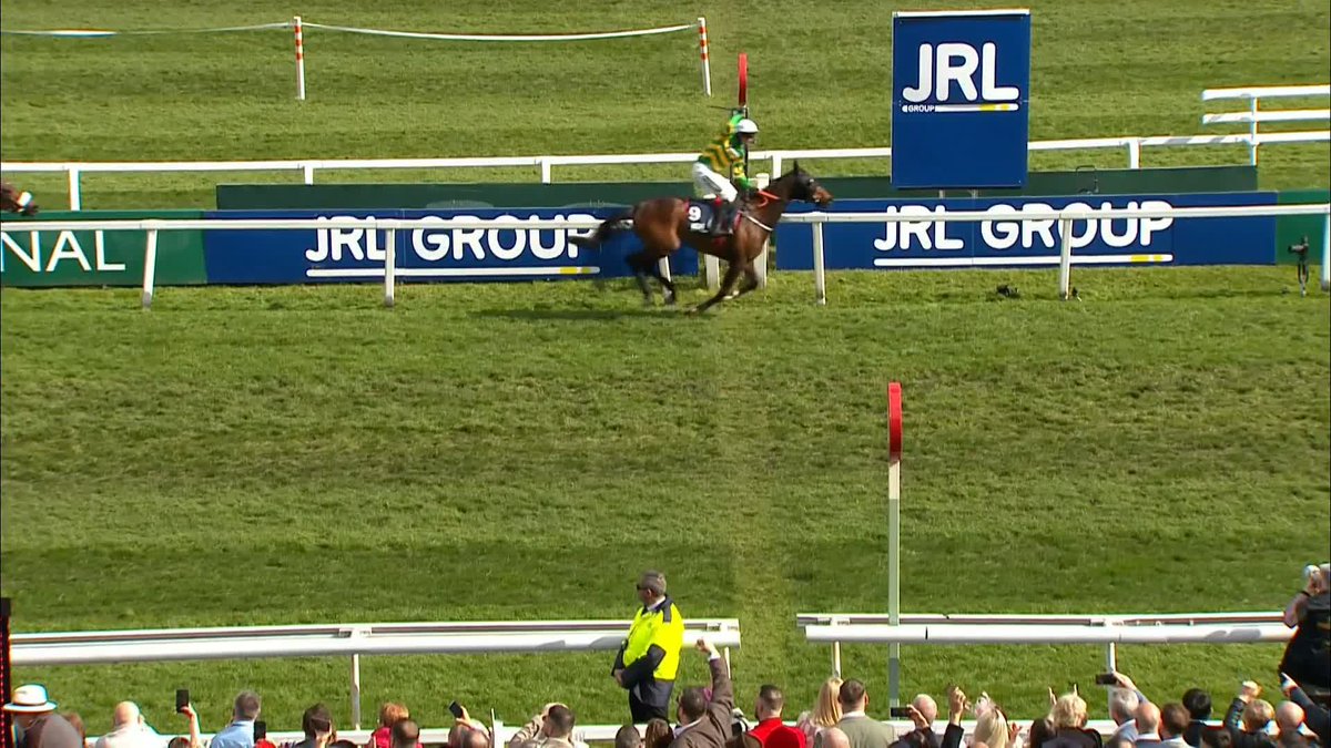 Sire Du Berlais surges home to win the JRL Group Liverpool Hurdle 😲 What a sensational performance! #ITVRacing | #GrandNational | Gordon Elliott