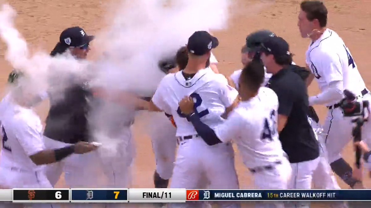 Miggy walks it off in the 11th inning 😱 (via Detroit Tigers)