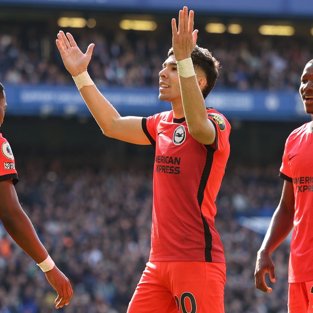 🇵🇾🚀 Julio Enciso (19) with a beautiful strike today! He has 2 goals in last 3 PL games.