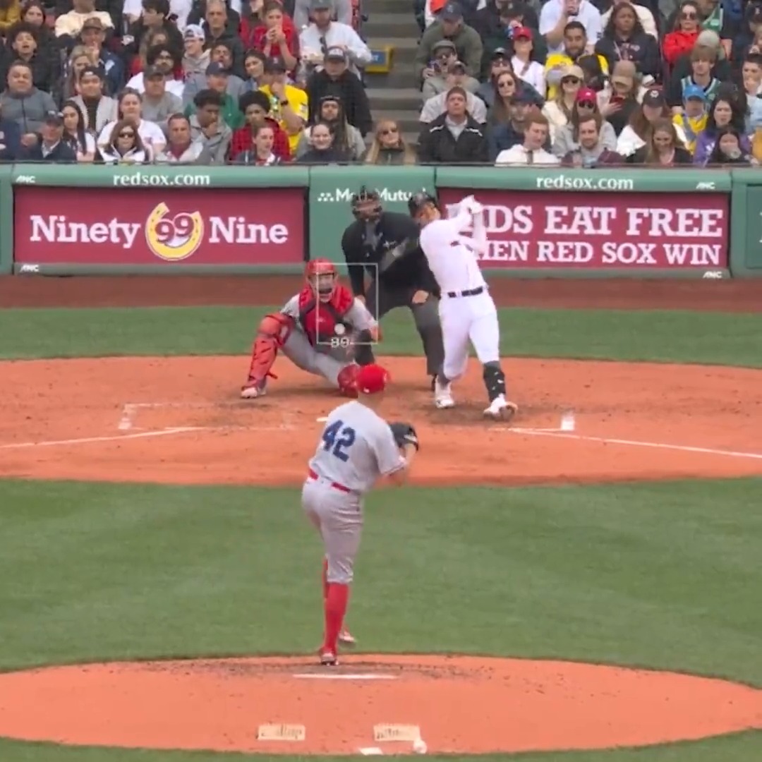 .Yu Chang 張育成 goes OVER the Green Monster!