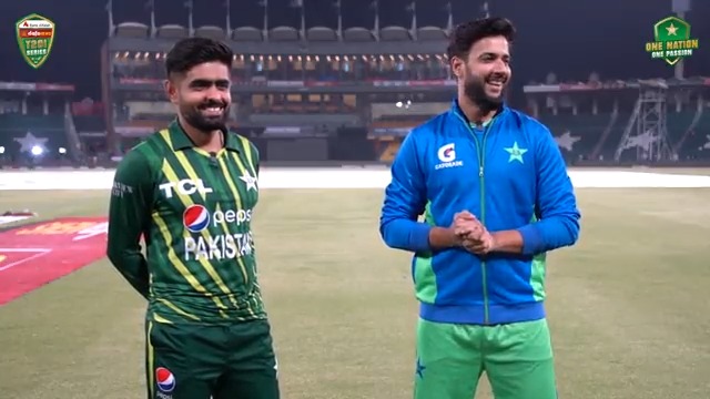 ➡️ What makes Babar so consistent and when did he start to believe he would get to his 💯 🔽 Presenting "the most awaited" chat between Imad Wasim and 🇵🇰 skipper Babar Azam 🔊 #PAKvNZ | #CricketMubarak