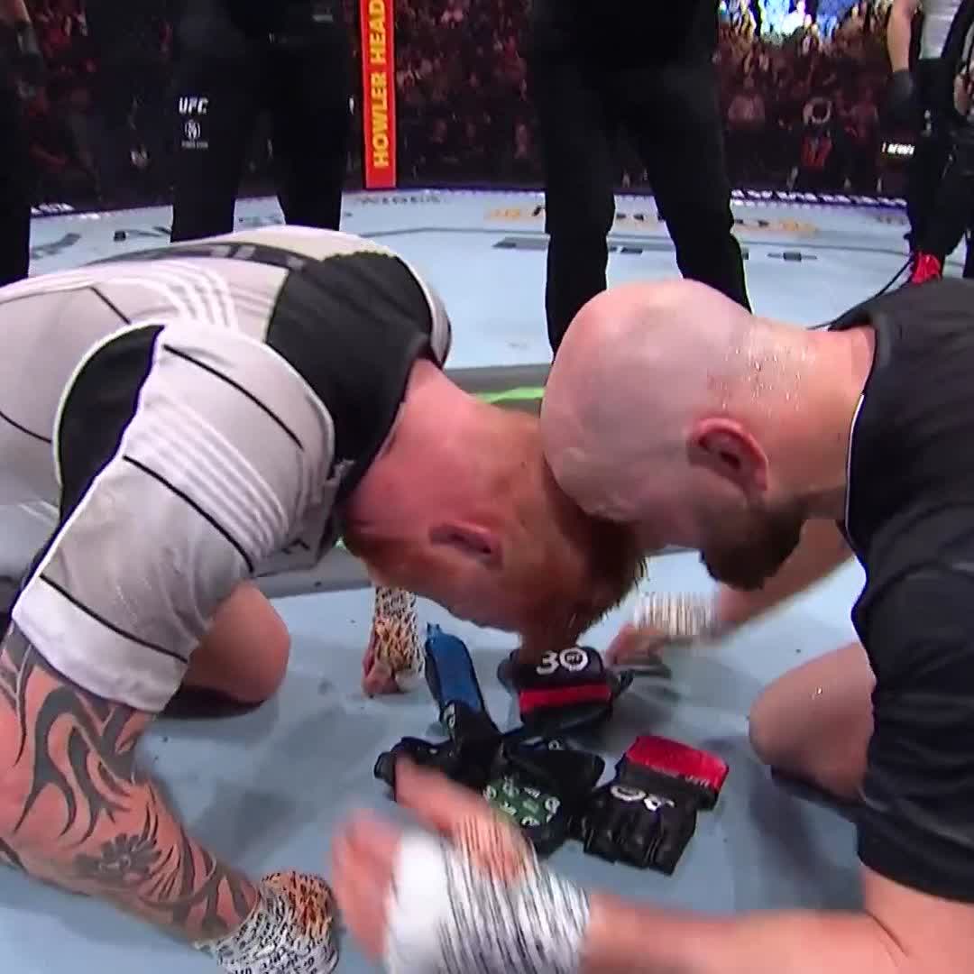 An incredible moment. We just witnessed a double retirement at #UFCKansasCity! THANK YOU and congratulations to@ZakCummings and Ed Herman on their great careers 👏 #UFCKansasCity