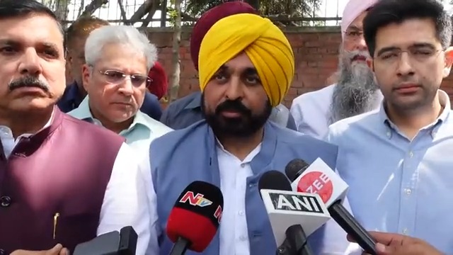 ਅੱਜ ਦੇ ਘਟਨਾਕ੍ਰਮ ਨੂੰ ਲੈਕੇ ਦਿੱਲੀ ‘ਚ ਮੀਡੀਆ ਦੇ ਸਾਥੀਆਂ ਨਾਲ ਗੱਲਬਾਤ...