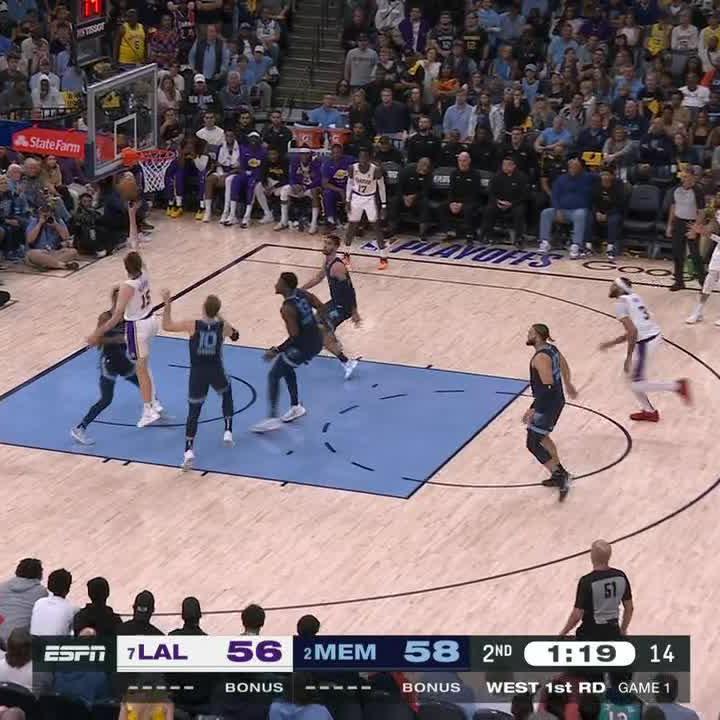 Anthony Davis asked for a sub after suffering an apparent arm injury on this play.