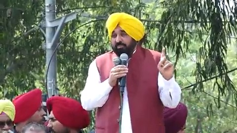 ਸੁਸ਼ੀਲ ਰਿੰਕੂ ਜੀ ਨੇ ਕਾਗਜ਼ ਭਰੇ ਨੇ…ਮੈਨੂੰ ਪੂਰਾ ਯਕੀਨ ਹੈ ਜਲੰਧਰ ਵਾਸੀ ਝਾੜੂ ਦਾ ਬਟਨ ਦੱਬ ਕੇ ਆਮ ਆਦਮੀ ਦੀ ਆਵਾਜ਼ ਨੂੰ ਮੁੜ ਤੋਂ ਪਾਰਲੀਮੈਂਟ ‘ਚ ਭੇਜਣਗੇ…ਪਾਰਲੀਮੈਂਟ ‘ਚ ਪੰਜਾਬ ਤੇ ਪੰਜਾਬੀਆਂ ਦੇ ਮਸਲਿਆਂ ‘ਤੇ ਗੱਲ ਕਰਨੀ ਜਾਂ ਆਵਾਜ਼ ਚੁੱਕਣੀ ਸਾਡੀ ਜ਼ਿੰਮੇਵਾਰੀ ਹੋਵੇਗੀ…ਸਾਥ ਤੇ ਵਿਸ਼ਵਾਸ ਬਣਾਈ ਰੱਖੋ…