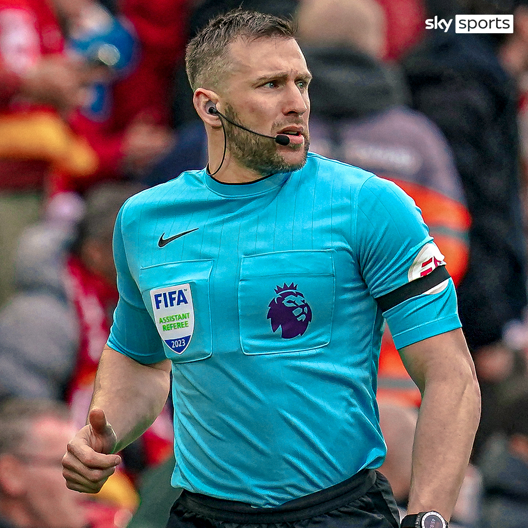 BREAKING! Constantine Hatzidakis will return to refereeing duties next week when he is assistant VAR at Leeds United vs Leicester. It will be his first game since the incident with Andy Robertson.
