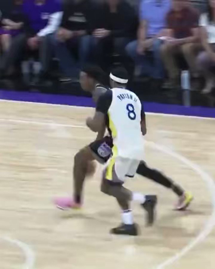Footage shows Sabonis grabbing and pulling Klay’s jersey before falling and grabbing Draymond’s ankle.