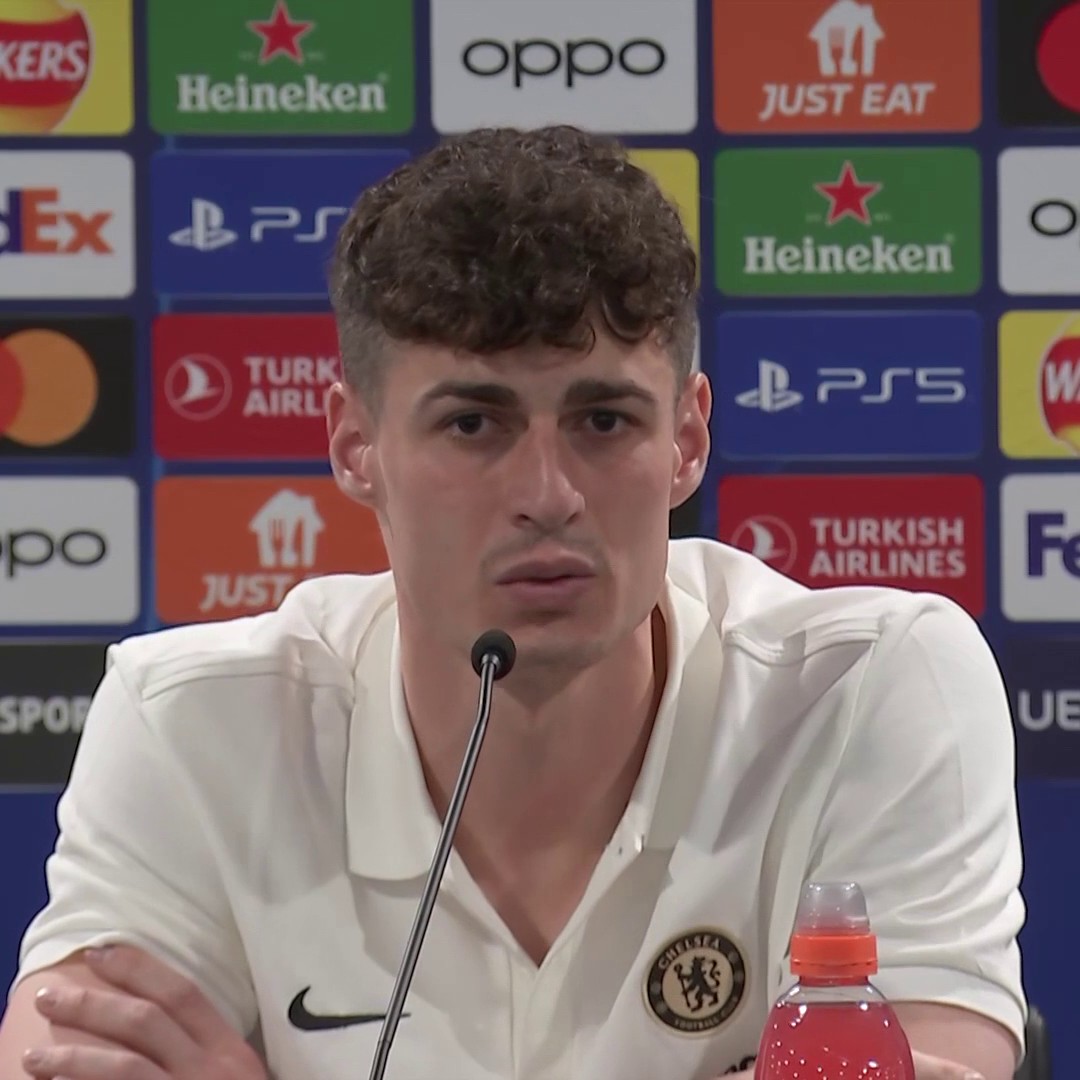 🗣️ "He comes to the changing room every game... It's normal." Chelsea goalkeeper Kepa Arrizabalaga has played down reports that owner Todd Boehly called the season 'embarrassing' following defeat to Brighton ⚽🧤