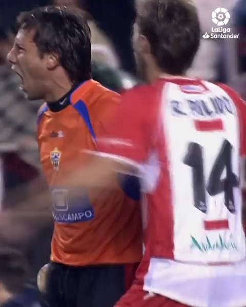 ⛔ El comienzo de 𝗟𝗔 𝗟𝗘𝗬𝗘𝗡𝗗𝗔 𝗖𝗢𝗠𝗢 𝗣𝗔𝗥𝗔𝗣𝗘𝗡𝗔𝗟𝗧𝗜𝗦. 🔙 #TalDíaComoHoy en 2⃣0⃣0⃣8⃣, Diego Alves detuvo su primera pena máxima en #LaLigaSantander con el UD Almería. #LaLigaHistory