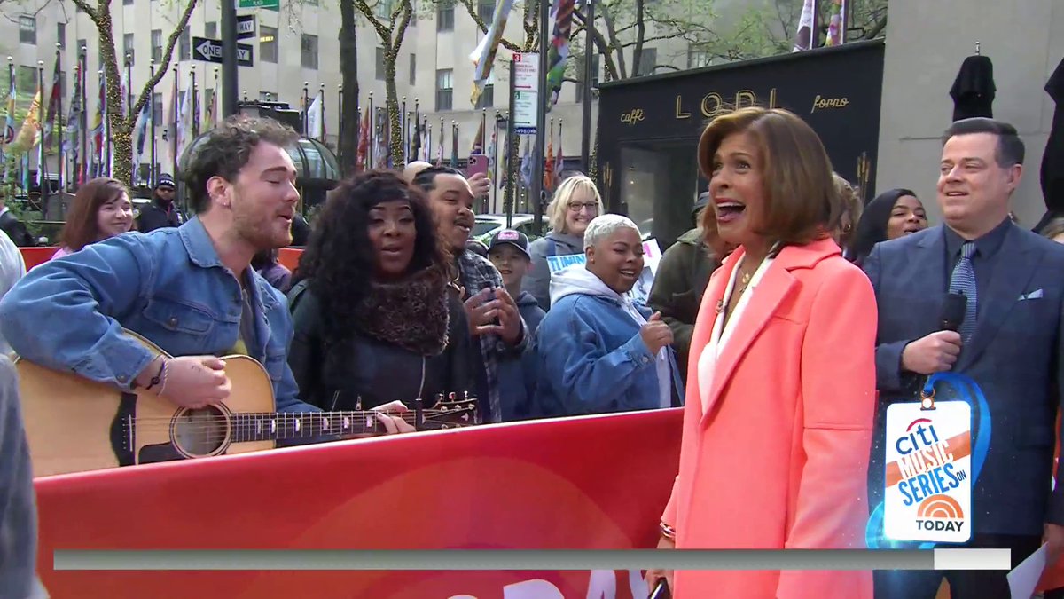 We just had an extra heartwarming moment on the Plaza this morning! Cian Ducrot stopped by to give Hoda Kotb, Sheinelle Jones, Craig Melvin, @savannahguthrie, and Al Roker a surprise! 🥺