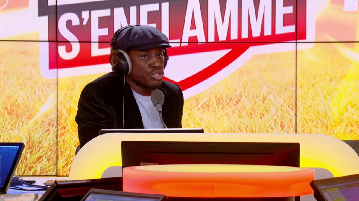 🗣💬 Demba Ba : "On a le sentiment que Giroud est surprotégé. Dans le foot d'aujourd'hui, les médias ont un impact important. Le soutien qu'il a en France est énorme et ça facilite beaucoup pour avoir un mental d'acier." #RMCLive