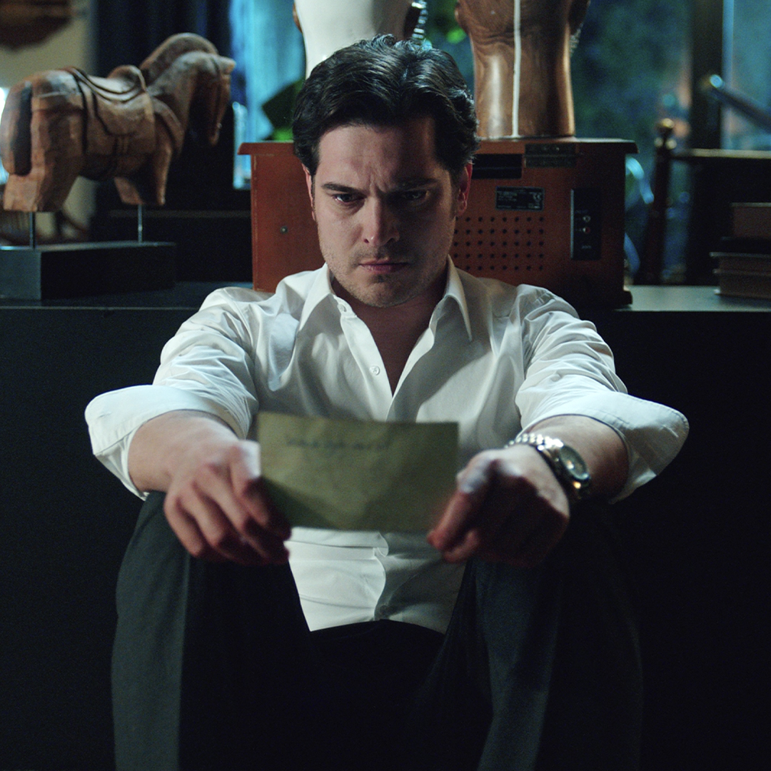 Sırlar bir gün açığa çıkar. #Terzi, 2 Mayıs'ta sadece Netflix'te.