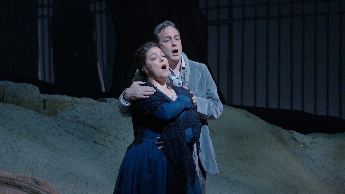 Franco Zeffirelli’s beloved production of Puccini’s La Bohème returns this Friday, April 21, starring soprano Eleonora Buratto and tenor Stephen Costello (@costellotenor) as Mimì and Rodolfo! On stage April 21–June 9: 📷 Neville Braithwaite / Met Opera