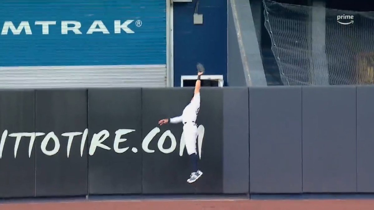 Aaron Judge 2️⃣ - Shohei Ohtani 0️⃣ For the second-straight year, MVP robs MVP in the Bronx! Watch LIVE on Prime Video: