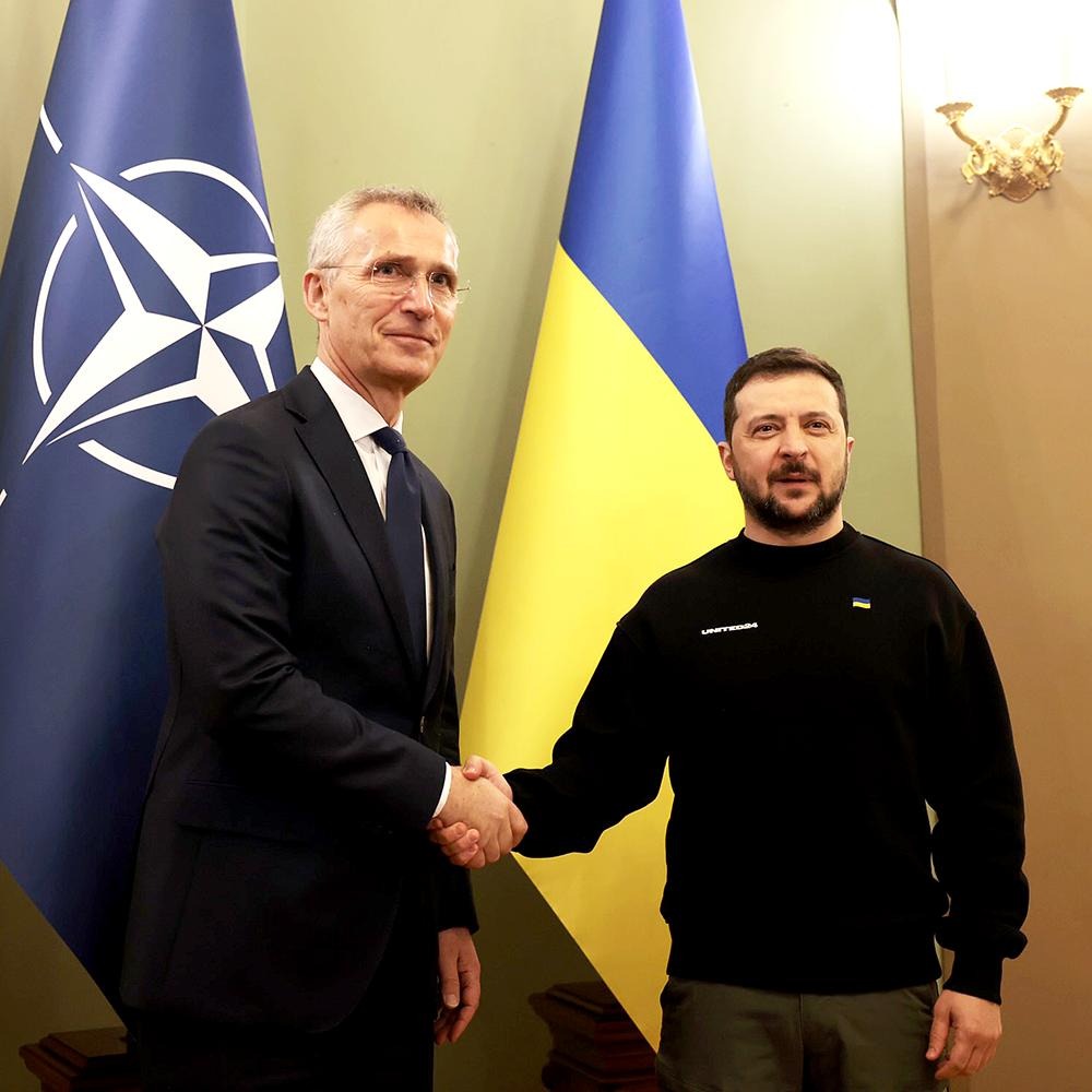 ❝NATO stands with you today, tomorrow and for as long as it takes❞ Secretary General Jens Stoltenberg visited Ukraine for talks with President Volodymyr Zelenskyy / Володимир Зеленський and his government #StandWithUkraine 🇺🇦