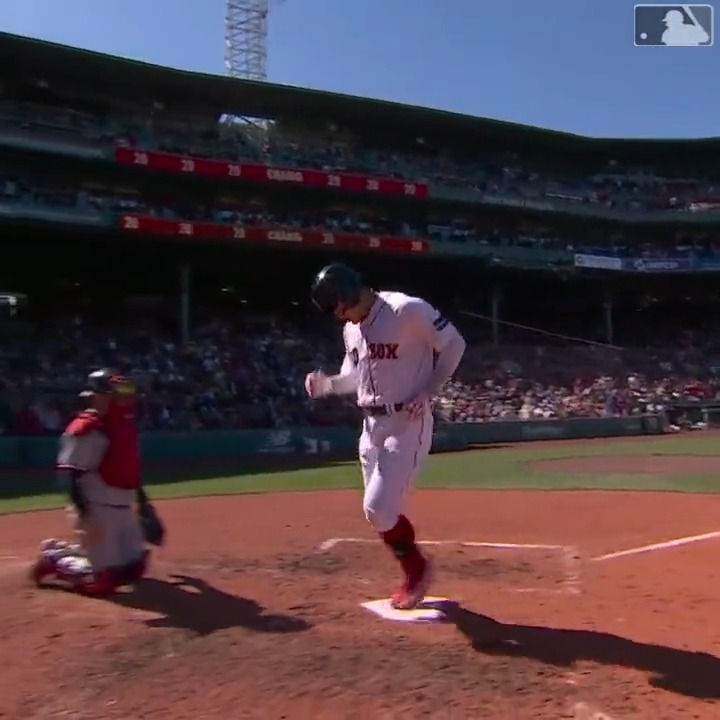 The Red Sox make it a 10-1 game 😳🔥 Yu Chang to the Green Monster! (via Red Sox)