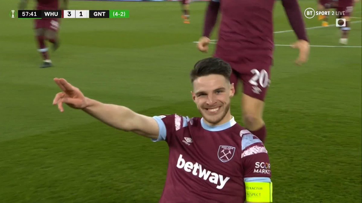 Declan Rice puts West Ham 3-1 up in style!! 🔥 What a run from the West Ham captain! 🤩 #UECL