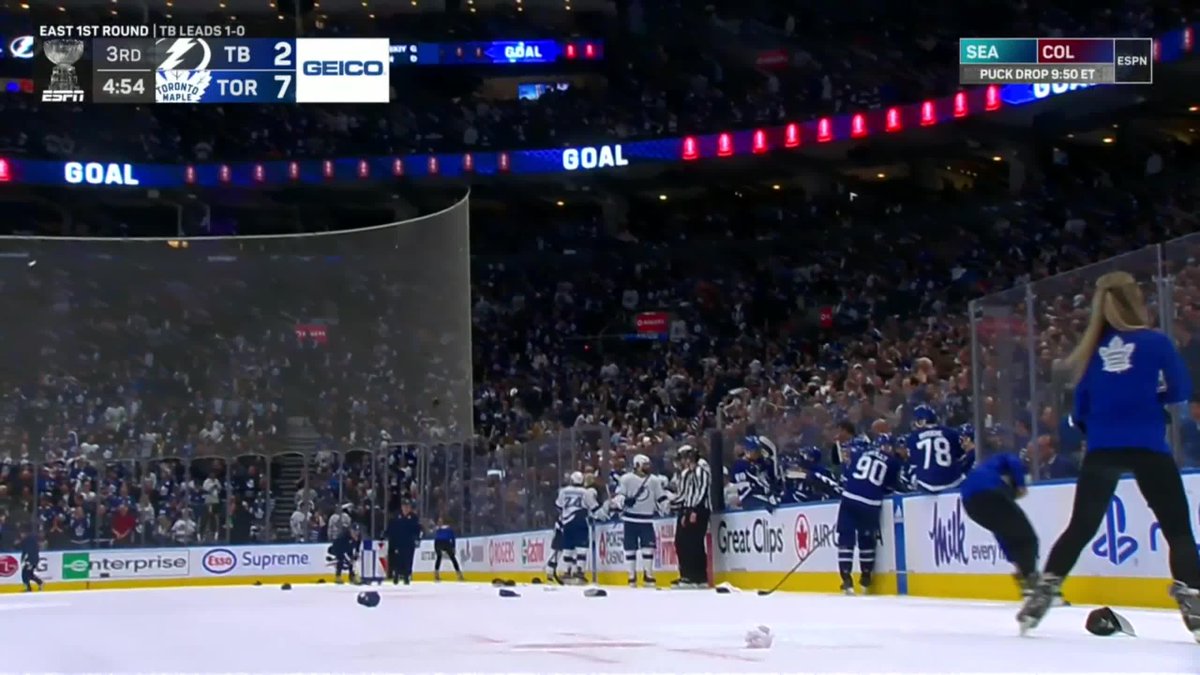 JOHN TAVARES WITH THE FIRST PLAYOFF HAT TRICK FOR TORONTO IN 20 YEARS 🚨
