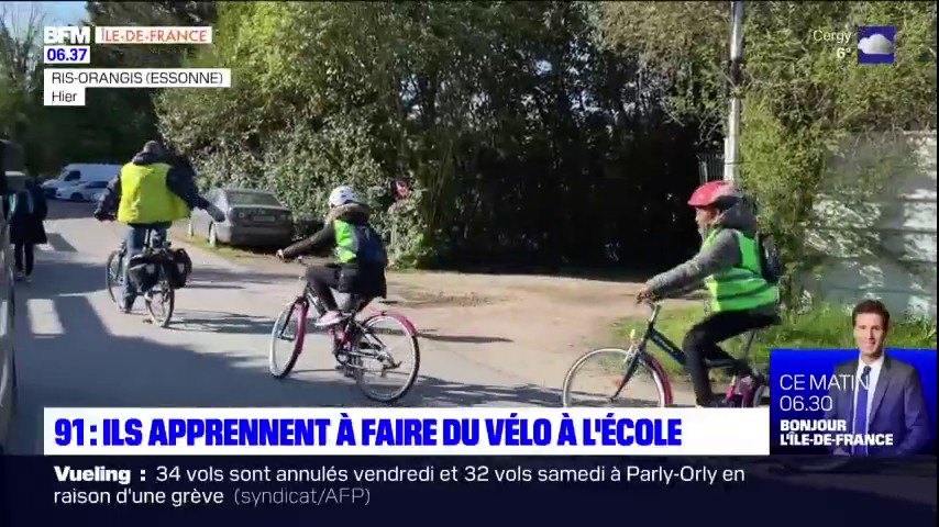 À Ris-Orangis, des enfants apprennent à faire du vélo à l'école