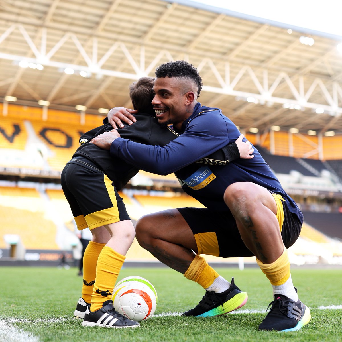 We’d like you to meet Frazer, our eight year-old fan. He is blind after going through 64 operations to try and save his eyesight, but he is still full of joy 💛 We wanted to give him the best day of his life. 🫶 Young Wolves x Mario Lemina