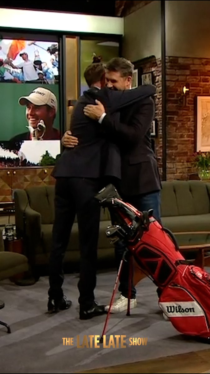 What a lovely gesture, Padraig Harrington 👏 #LateLate