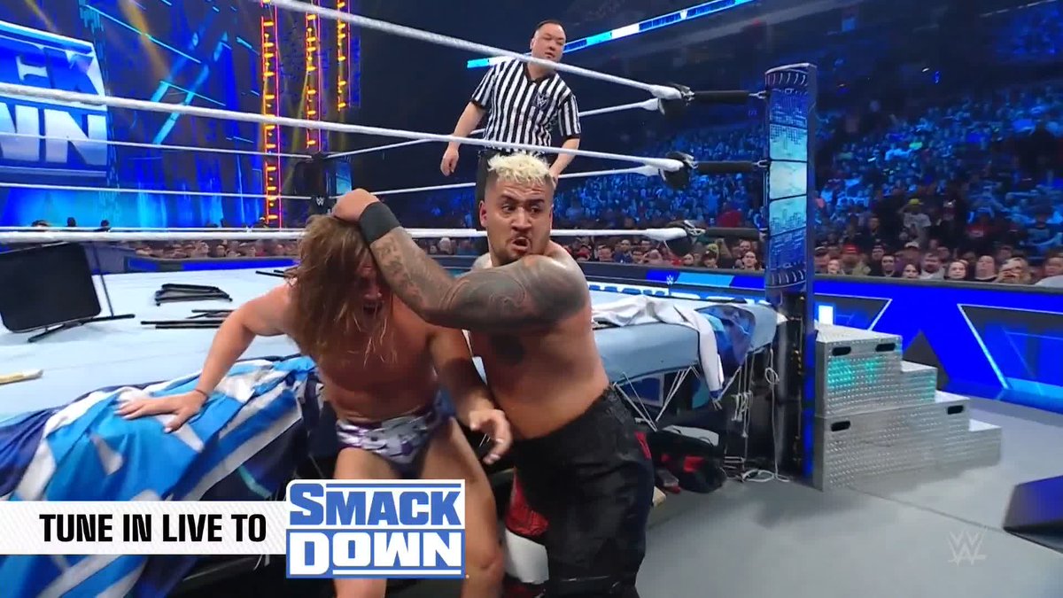 "YOU'RE NOTHING SOLO!" 🤙 Matthew Riddle giving Solo a taste of his own medicine! 🔥 🔥 🔥 #SmackDown