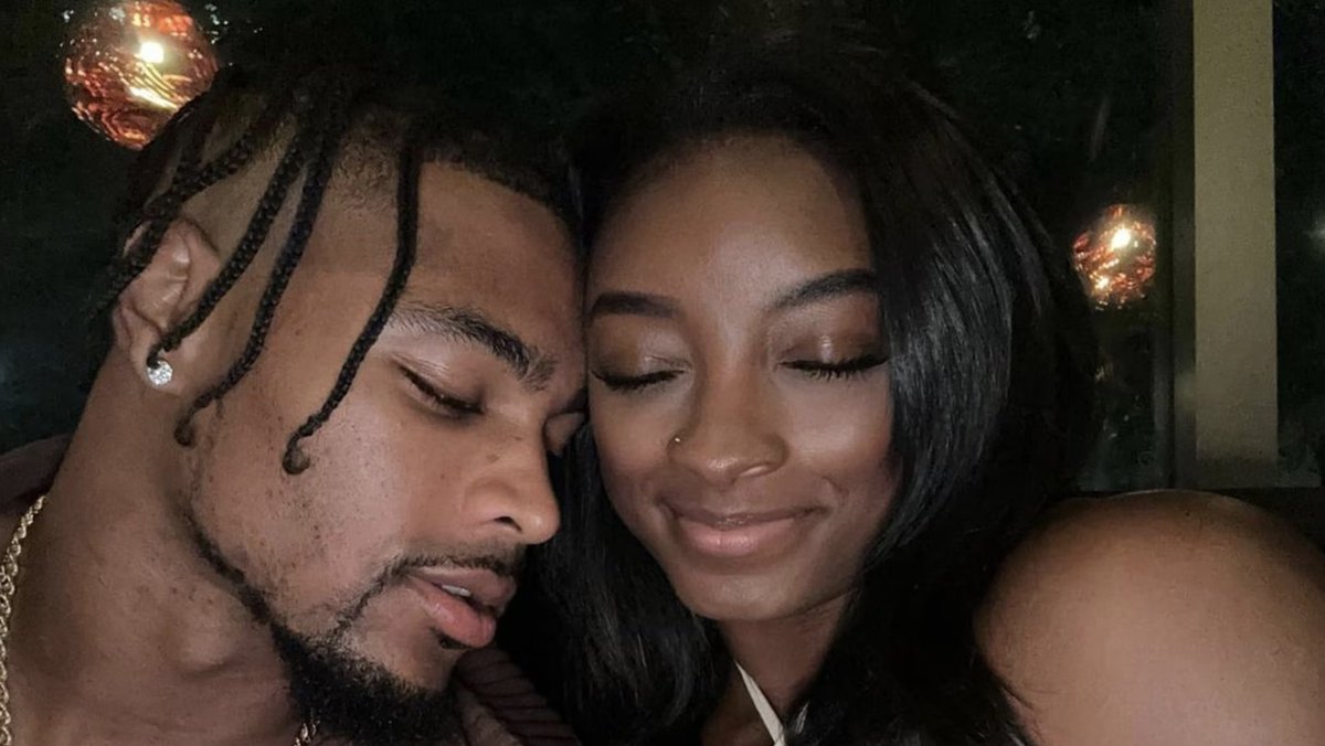 We're flipping out: Simone Biles and Jonathan Owens are married. 😍