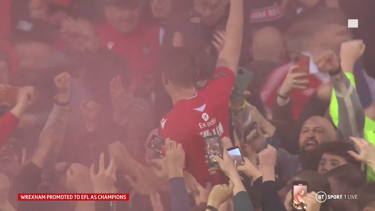 😍 Wrexham AFC, you are Football League!