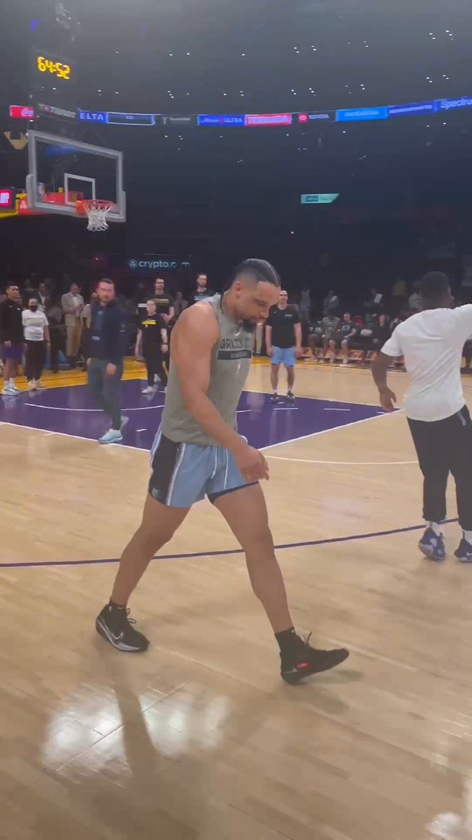 The LA crowd is booing Dillon Brooks in warm-ups and cheering when he misses 😅 🍿 Lakers-Grizzlies Game 3 📺 10 PM ET on ESPN