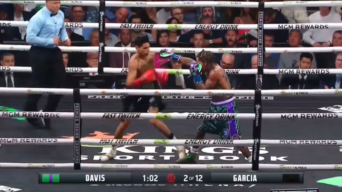 TANK DROPS GARCIA 😳 (via Showtime Boxing (Roblox))
