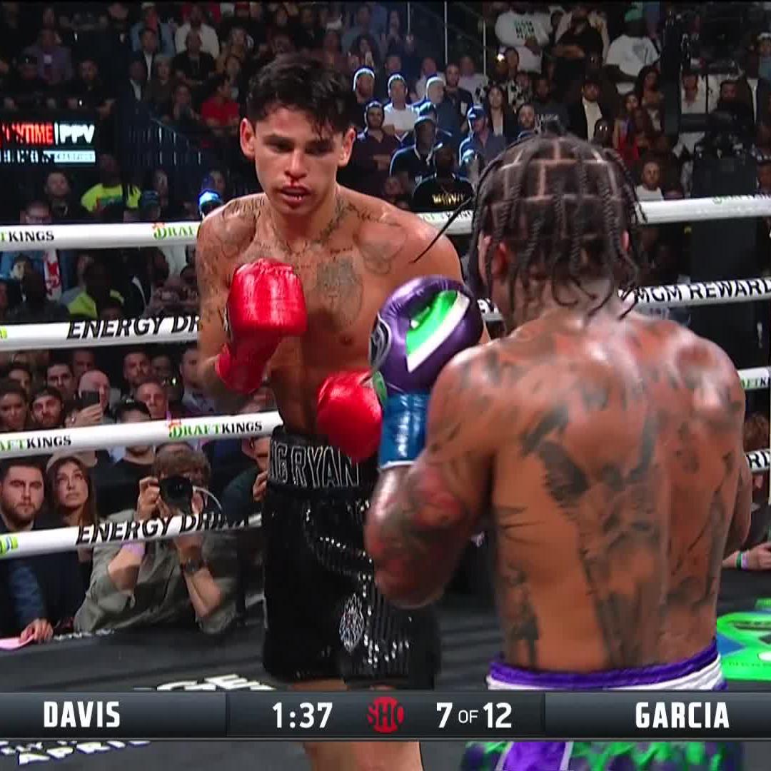 What a finish for Tank Davis 👊 #DavisGarcia